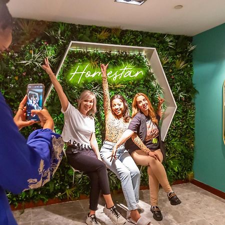 Homestar Deluxe Jbr Meditation & Wellness Hostel Дубай Екстериор снимка