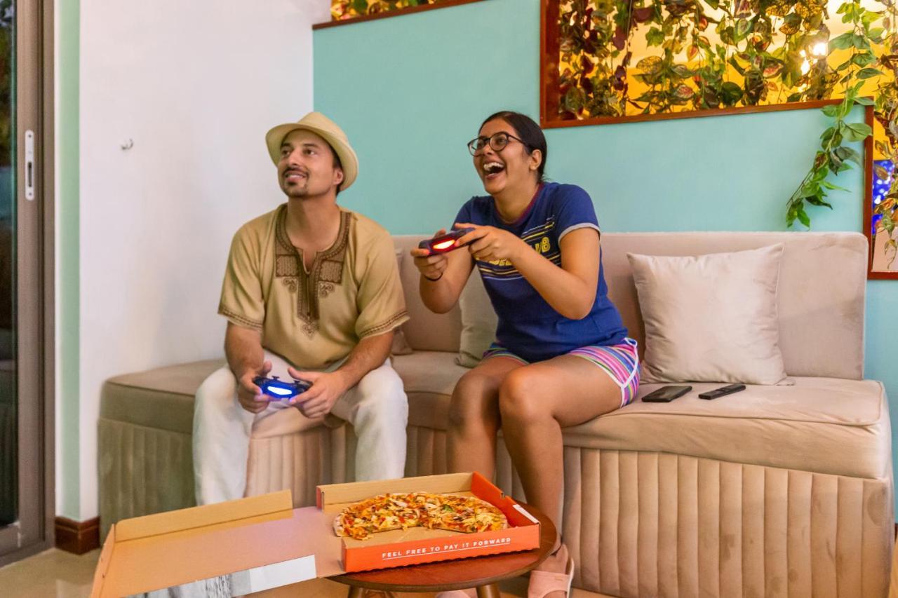 Homestar Deluxe Jbr Meditation & Wellness Hostel Дубай Екстериор снимка