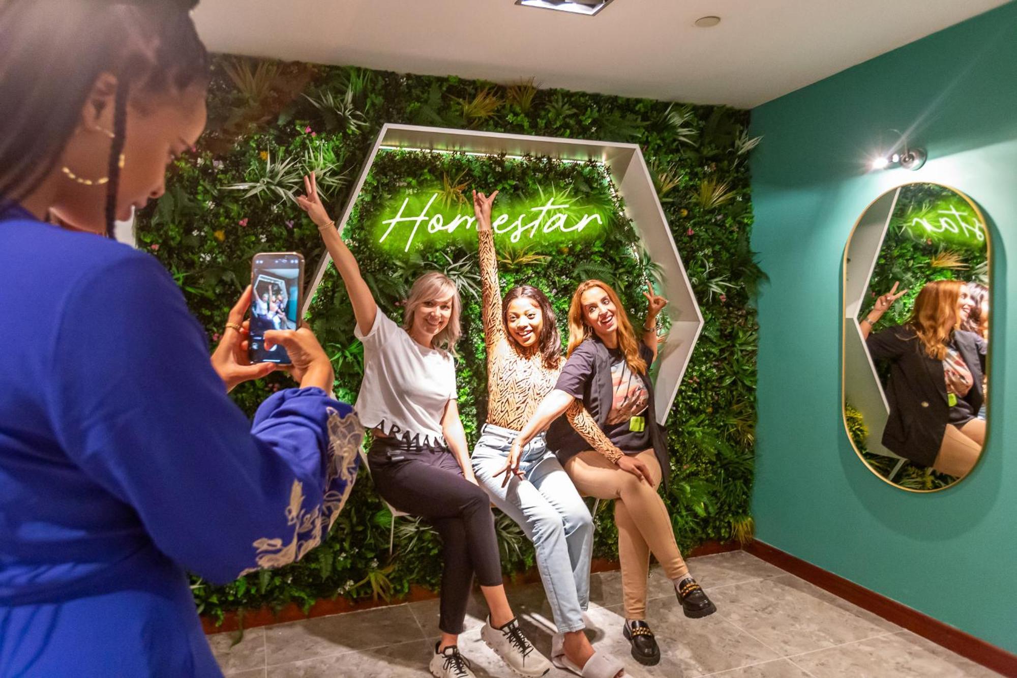 Homestar Deluxe Jbr Meditation & Wellness Hostel Дубай Екстериор снимка